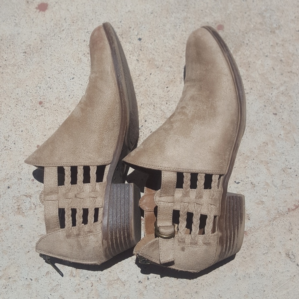 Adorable Sugar booties